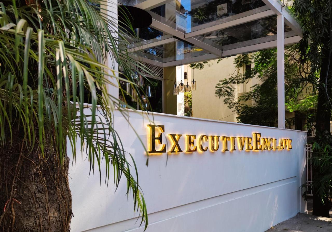 Hotel Executive Enclave Bombay Exterior foto