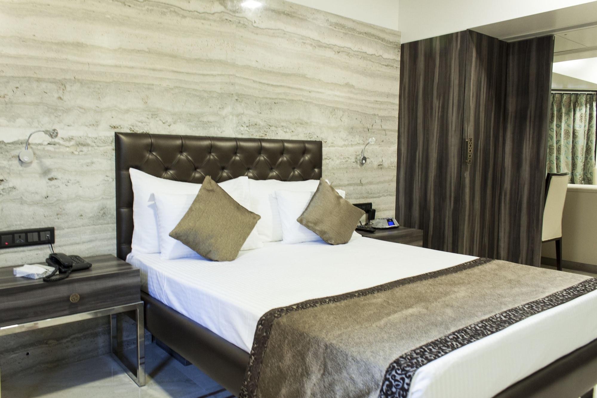 Hotel Executive Enclave Bombay Exterior foto