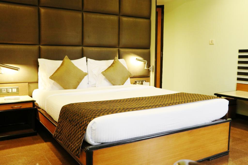 Hotel Executive Enclave Bombay Exterior foto