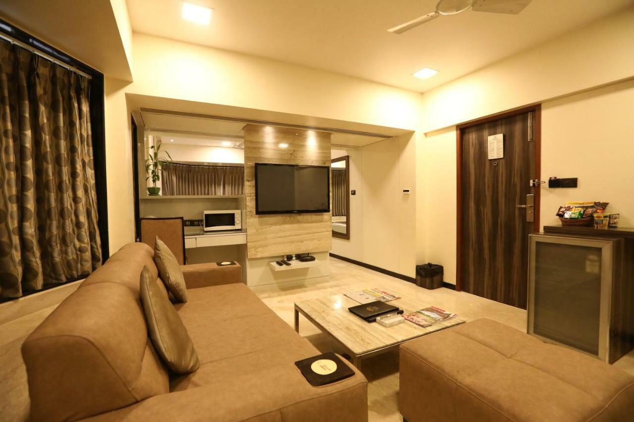 Hotel Executive Enclave Bombay Exterior foto